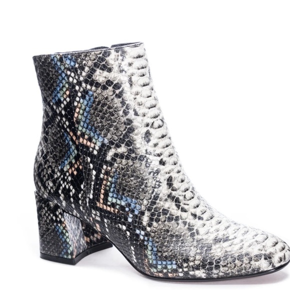 NWOT Chinese Laundry Daria Mars Snake Print Ankle Boots - Picture 2 of 10